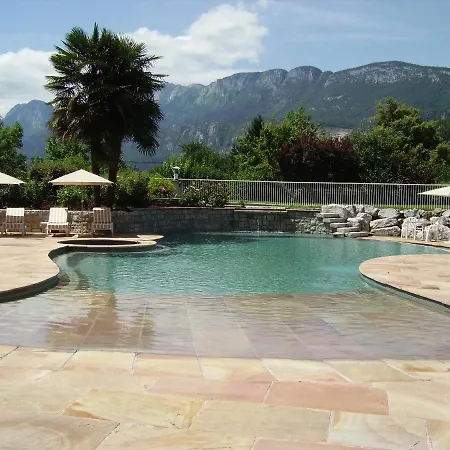 Les Grillons Hotel 3*