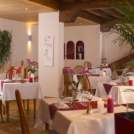Les Grillons Hotel