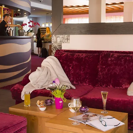 Les Grillons Hotel 3*