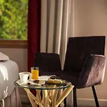 Les Grillons Szálloda 3*